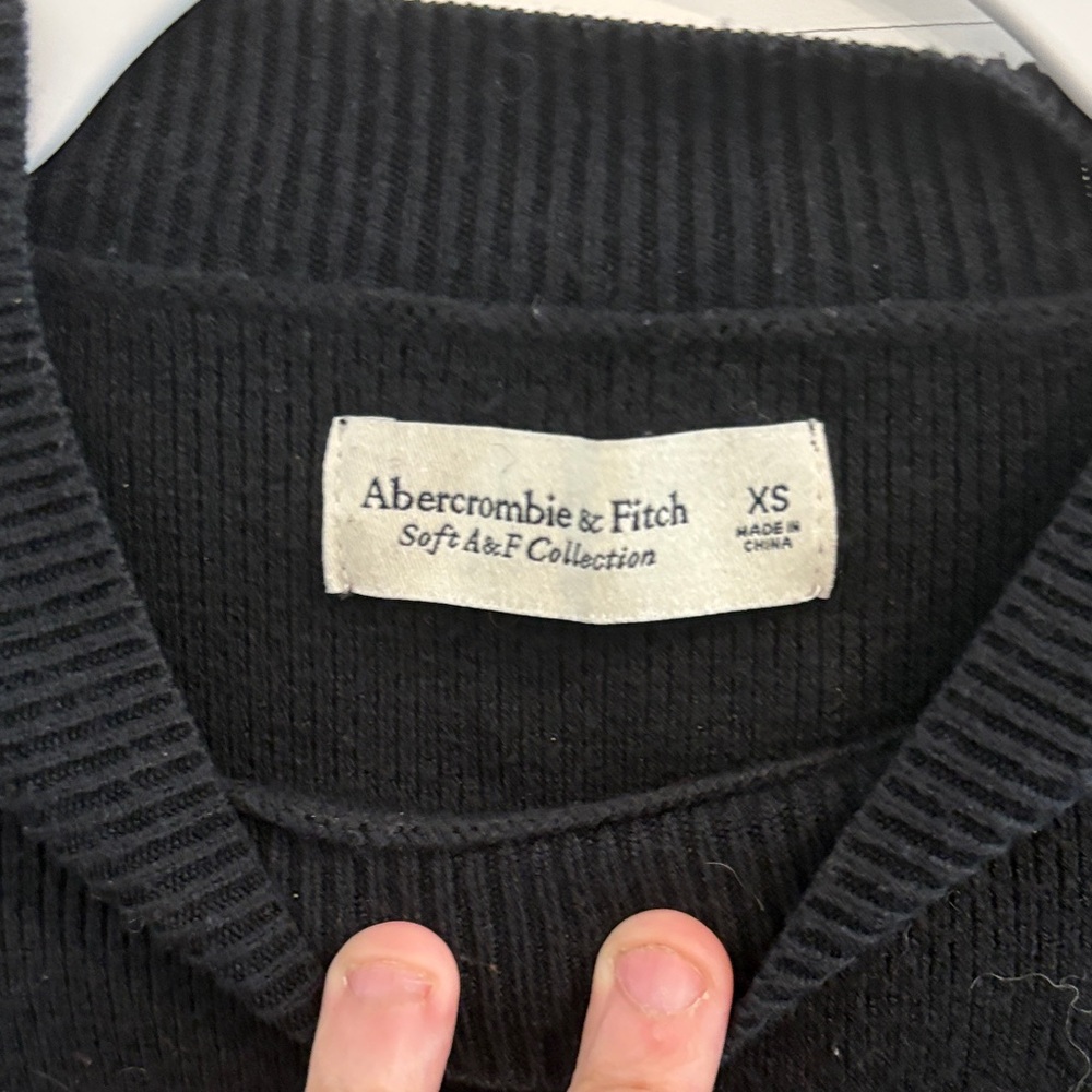 Abercrombie & Fitch Men's Black Crewneck Sweater - Picture 2 of 2